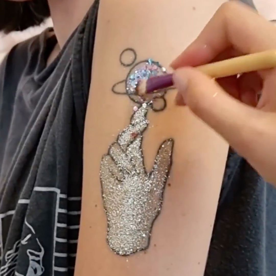 Tattoos mit Si Si La Paillette individuell gestalten
